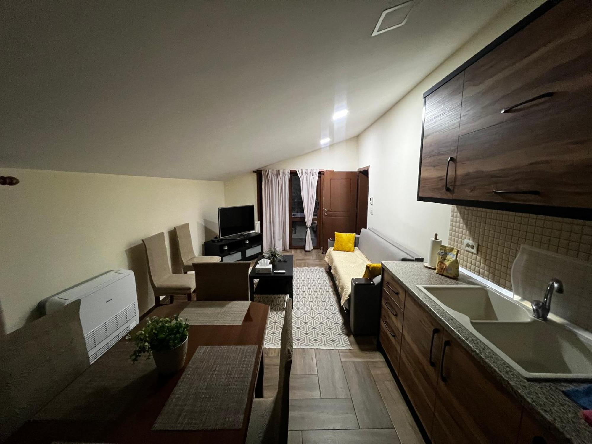 Retreat In The Centre Of Korce Apartment Екстериор снимка