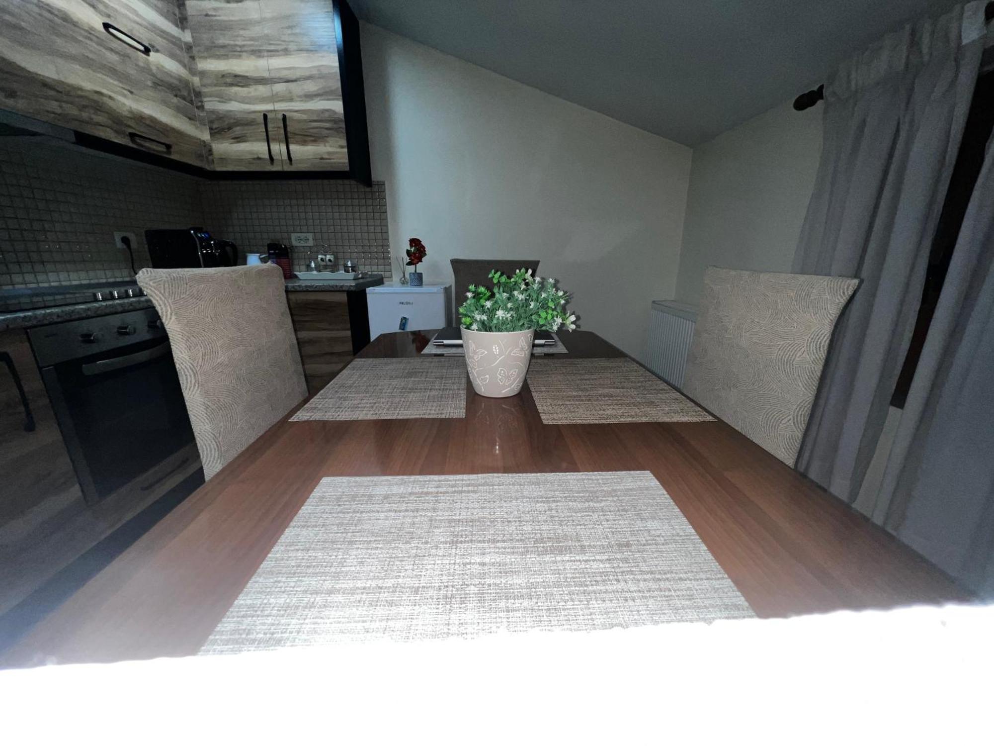 Retreat In The Centre Of Korce Apartment Екстериор снимка