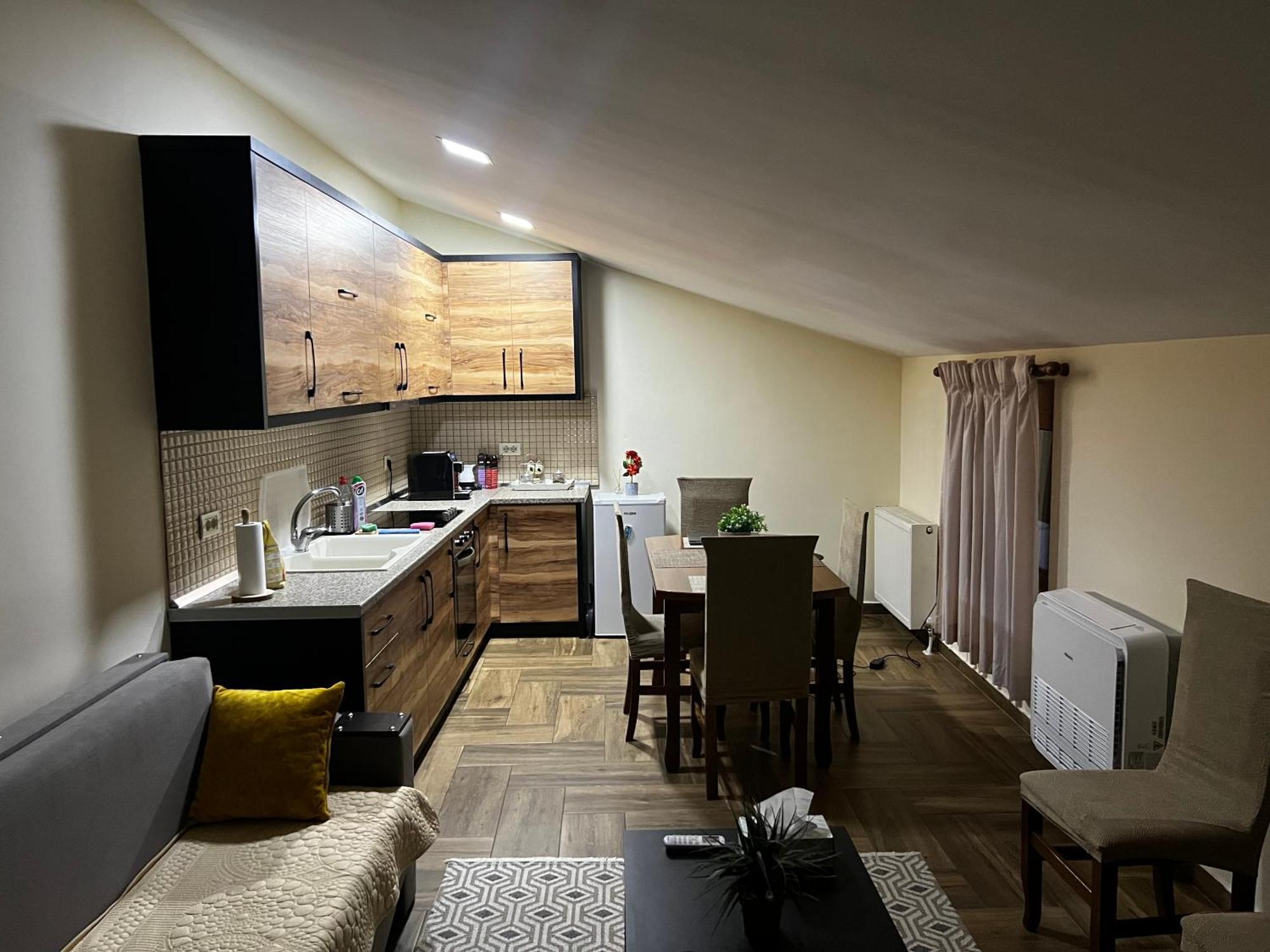 Retreat In The Centre Of Korce Apartment Екстериор снимка